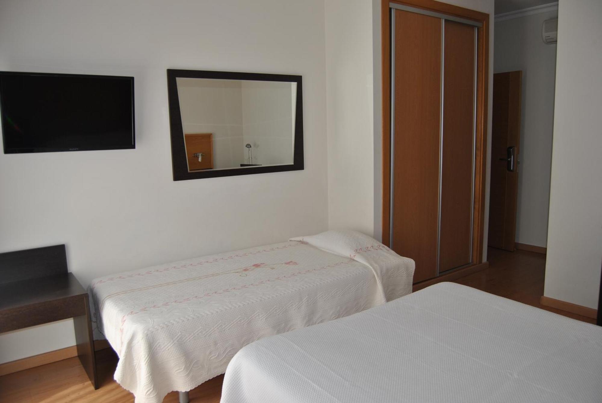 Hotel Covilha Jardim Стая снимка